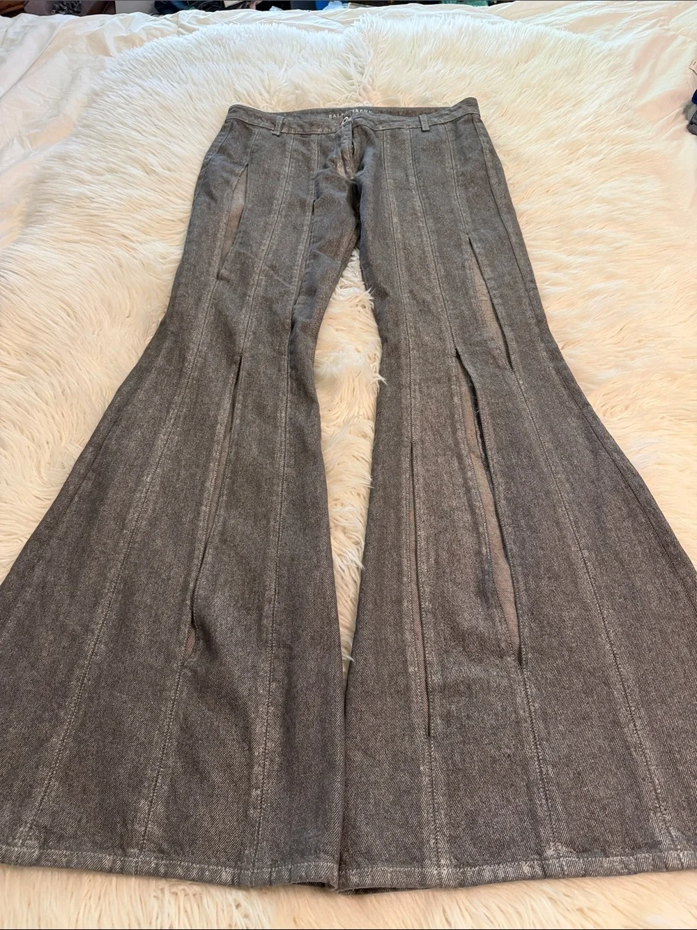 SALT MURPHY  Gray Flared Pleat-Front Jeans size 32 100% cotton inseam 34”